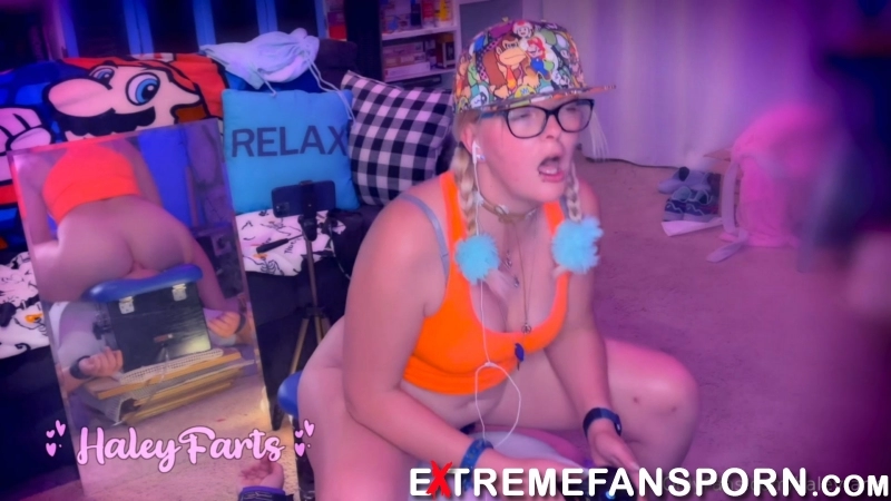 HaleyFarts - Stoner Gamer Girl Indica Gets Off Tormenting Slave Part 2