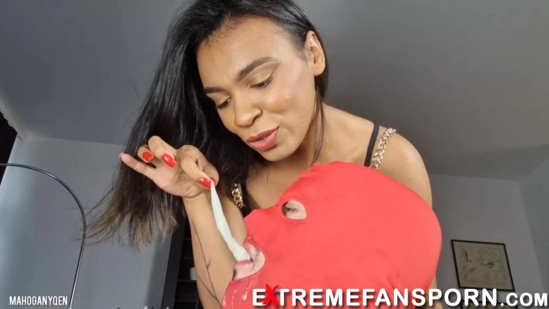 MahoganyQen – Cuckold Licks Bull Cum From Mistress' Feet