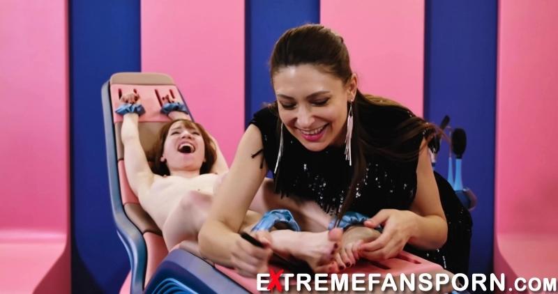 TicklingShow – Kate Quinn XXX