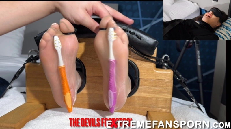 TheDevilsFootstool – Ticklish Mummy LilMizzUnique
