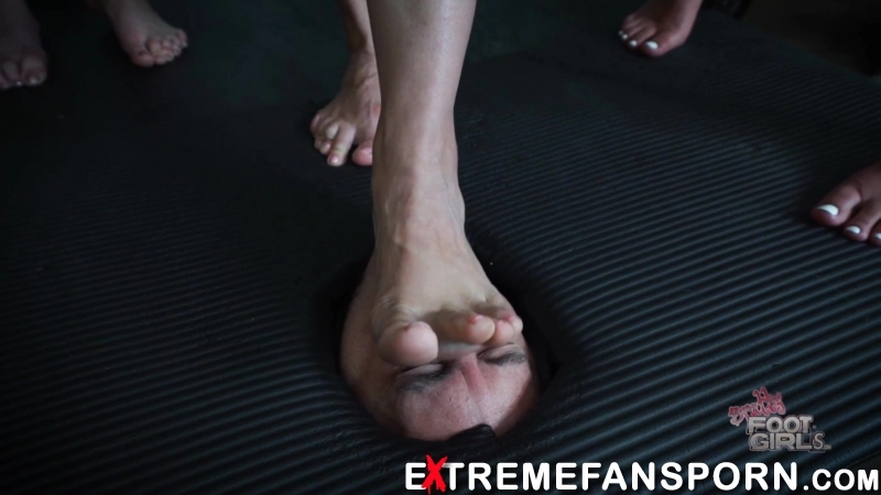 XbratsBrattFootGirls - Holidays From Hell - December To Remember-Facestanding, Femdom, Footworshi...