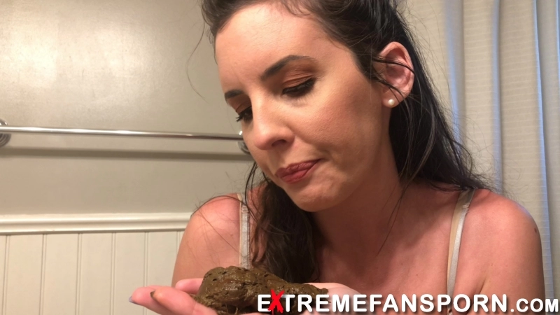 Tina Amazon – Shitting in my hand new extreme porn videos