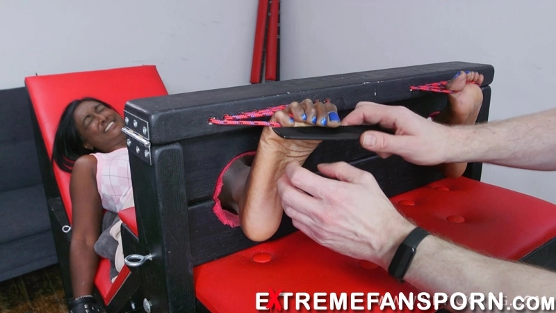 UKTickling – Violet 11-Ebony, HD, mf, TicklingFeet