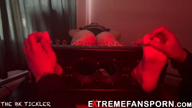 TheBKTickler – THE RED LIGHT SPECIAL FAE'S 20 MINUTES OF TICKLE HELL! – PART 1- mff, TicklingFeet