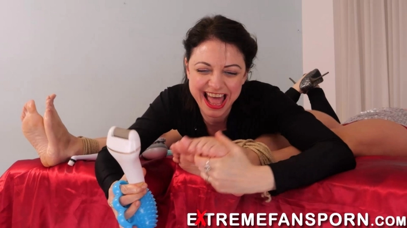 TicklingAndLaughingExperiences – The legend hunter- fff,  TicklingFeet