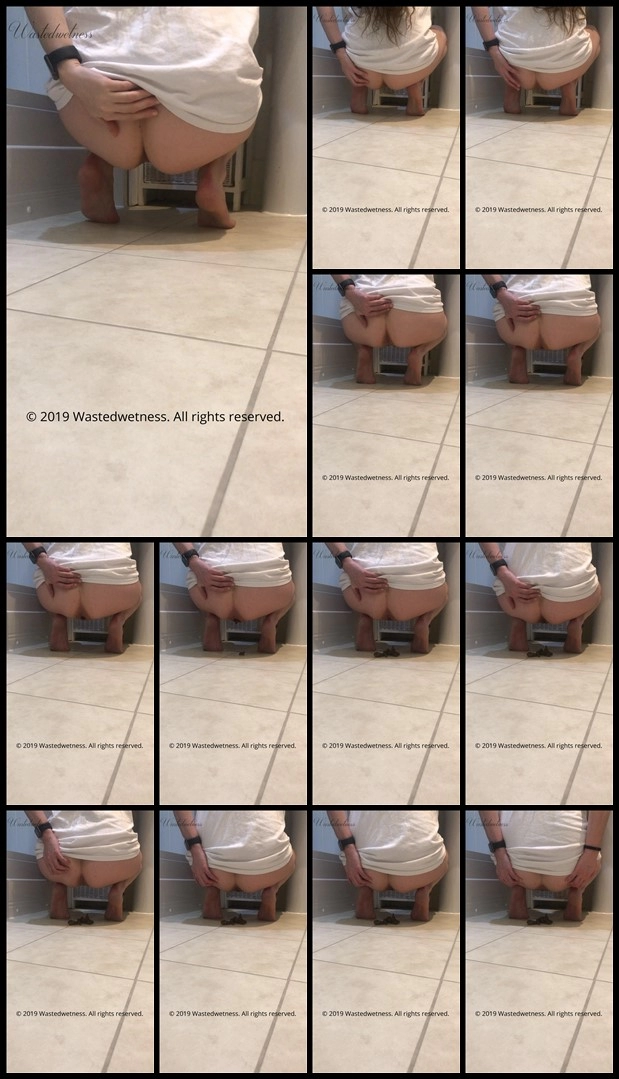 wastedwetness – Shitting and pissing on the floor solo new extreme porn videos
